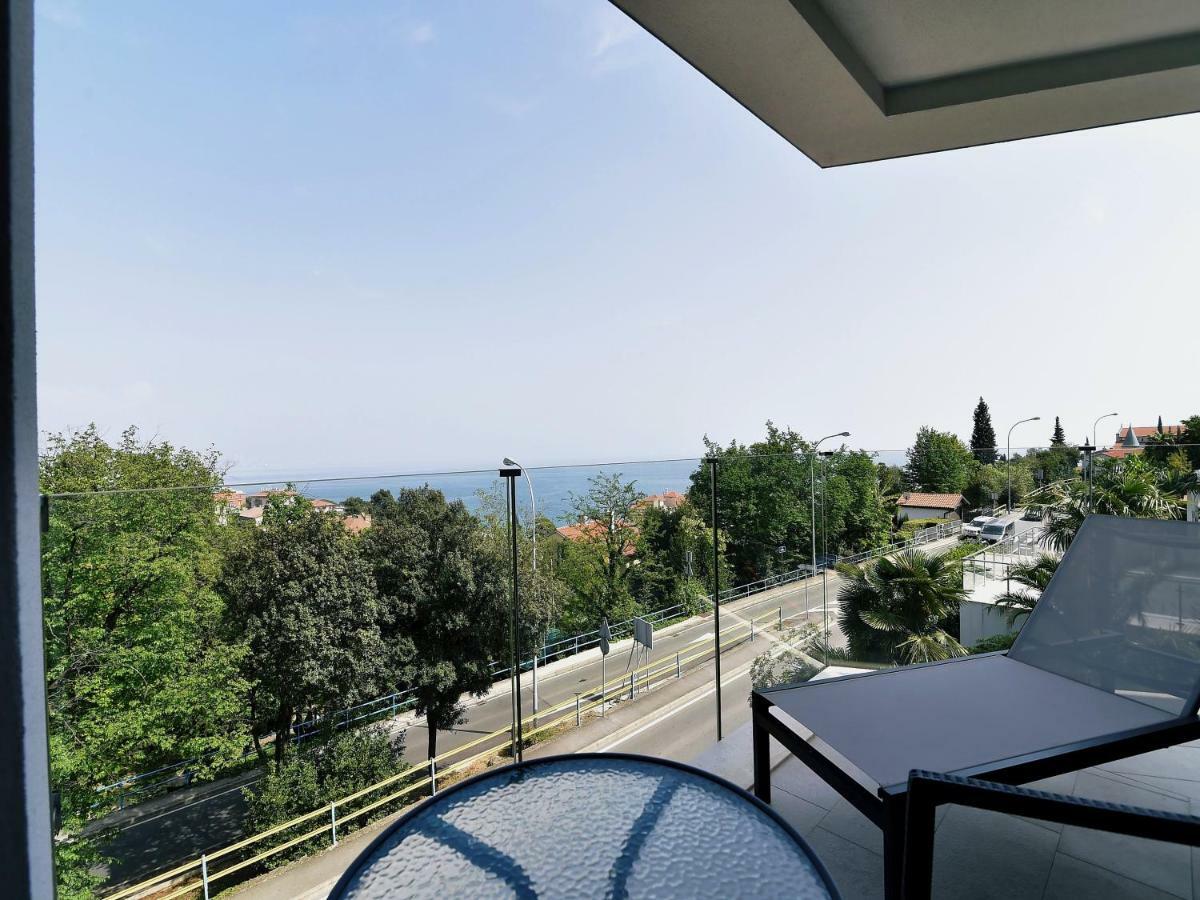 Apartments In Villa Ziza, Rooftop Swimming Pool Опатия Экстерьер фото
