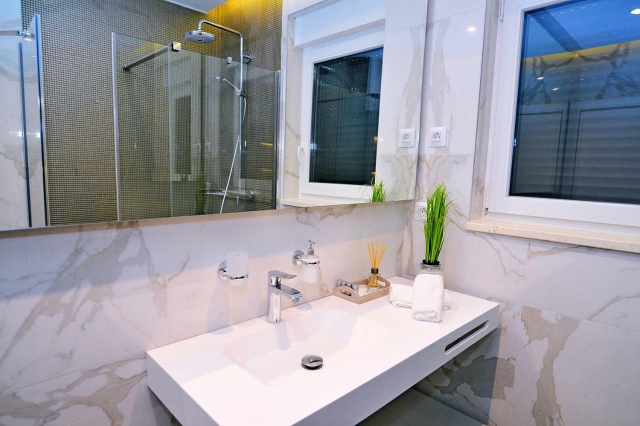 Apartments In Villa Ziza, Rooftop Swimming Pool Опатия Экстерьер фото